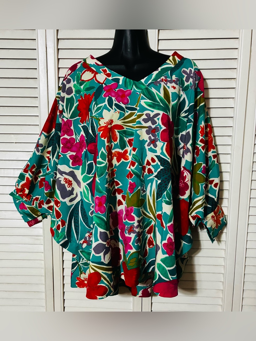 Jodifl Bright Teal Floral V-Neck Women’s loose fit Top